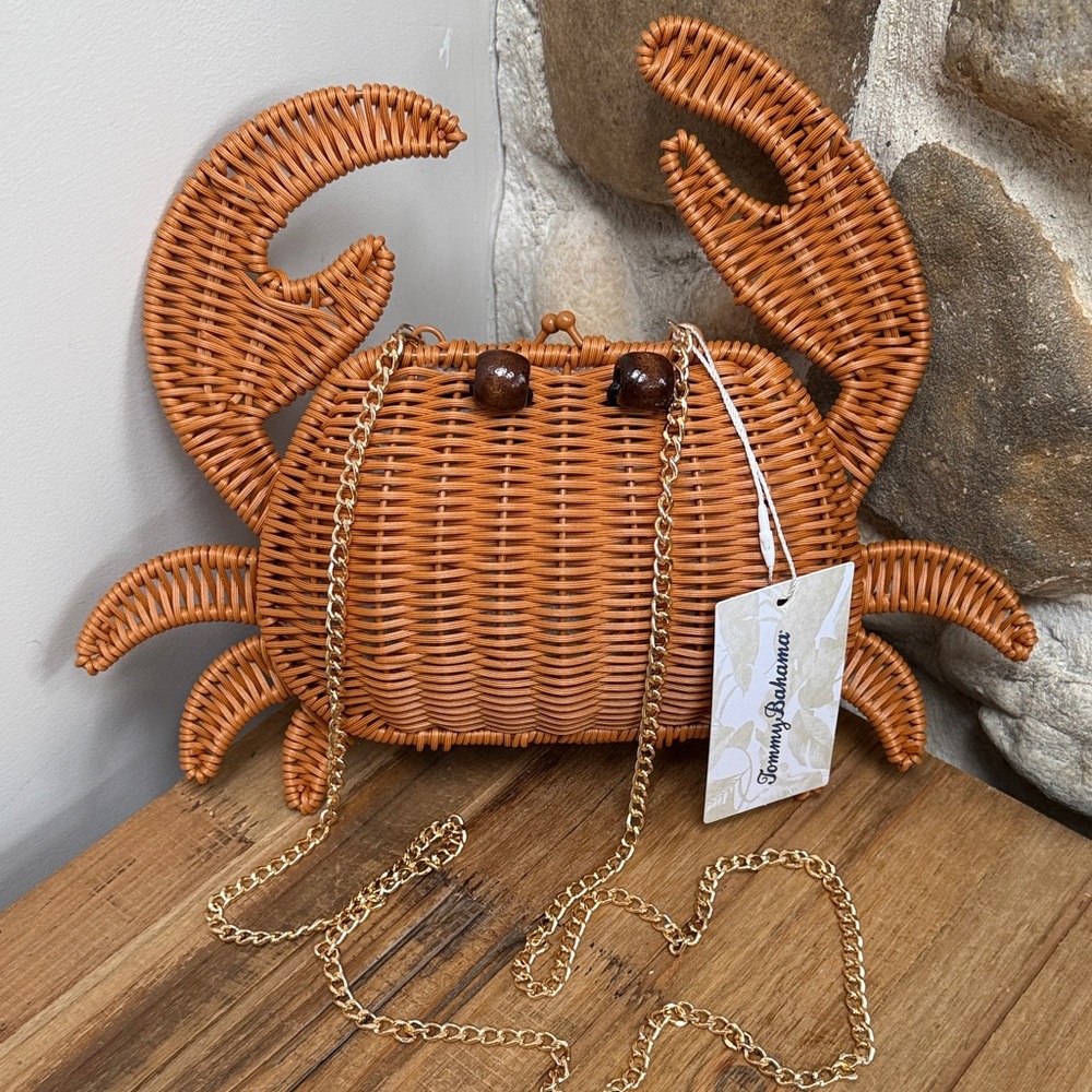 🦀 NWT Tommy Bahama Crab Shaped Woven Bag with Gold Chain - Picture 2 of 9